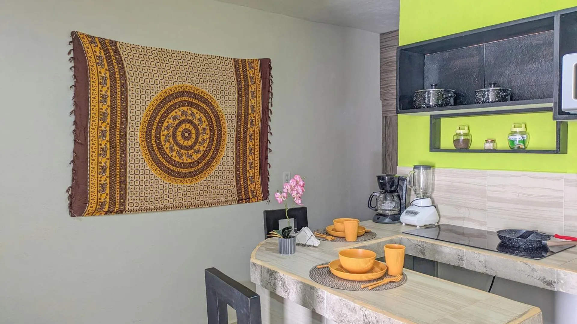 Apartment B4 Romantic Beachside Escape Ubud Theme Memory Foam King Bed Kitchen Ac Playa del Carmen